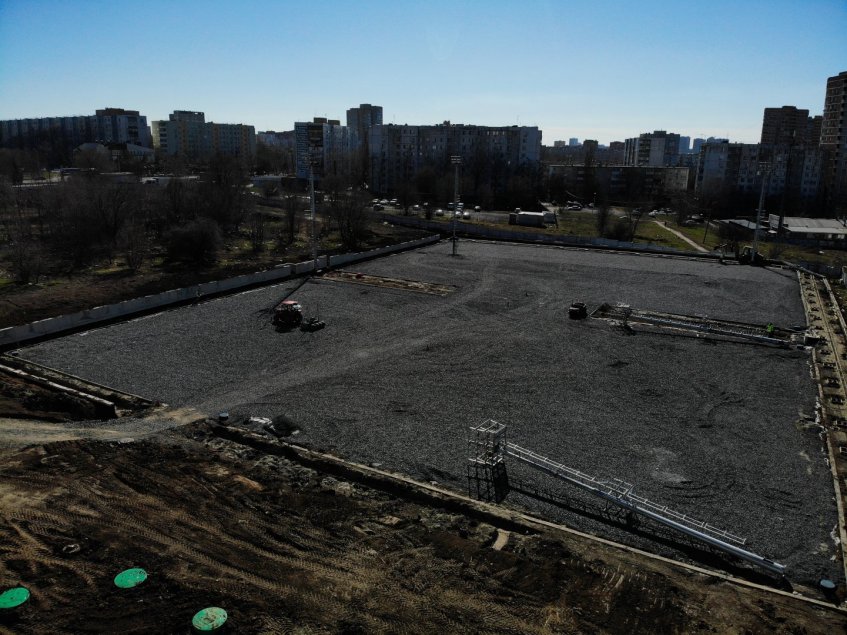 В Северном жилом массиве донской столицы идет строительство ФОК «Чайка». Скоро здесь появятся два новых футбольных поля