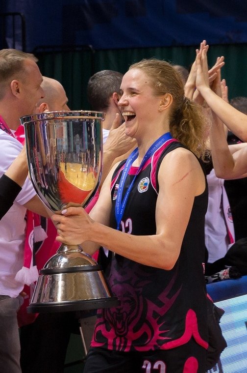 Анна Зайцева с чемпионским кубком