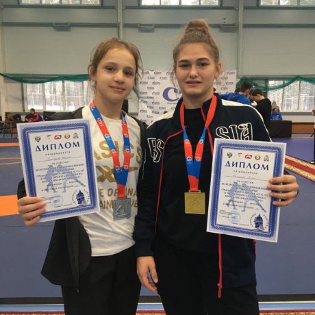 Ксения Ясинецкая (справа) и Ажаба Бахмудова - призеры турнира