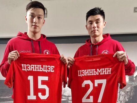 Китайские игроки – новобранцы таганрогского клуба