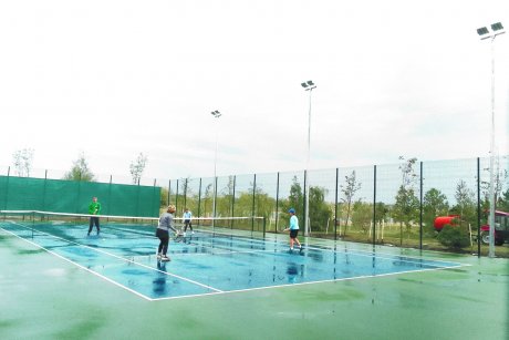 На новом корте в Константиновске смогут играть в теннис все желающие