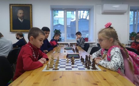 Детские соревнования в городском шахматном клубе