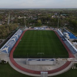 Реконструированный стадион в Песчанокопском вновь ждет «Чайку» и ее болельщиков