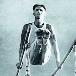 Выдающийся советский гимнаст, семикратный олимпийский чемпион Виктор Чукарин успел вдоволь хлебнуть военного лиха